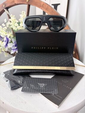 Philipp Plein Black Angular Sunglasses with Matching Clutch NWT SPP153